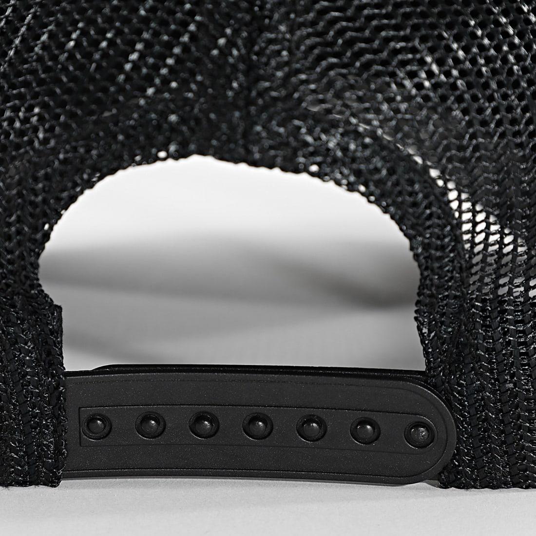 VON DUTCH Trucker Cap – Black Leopard Edition