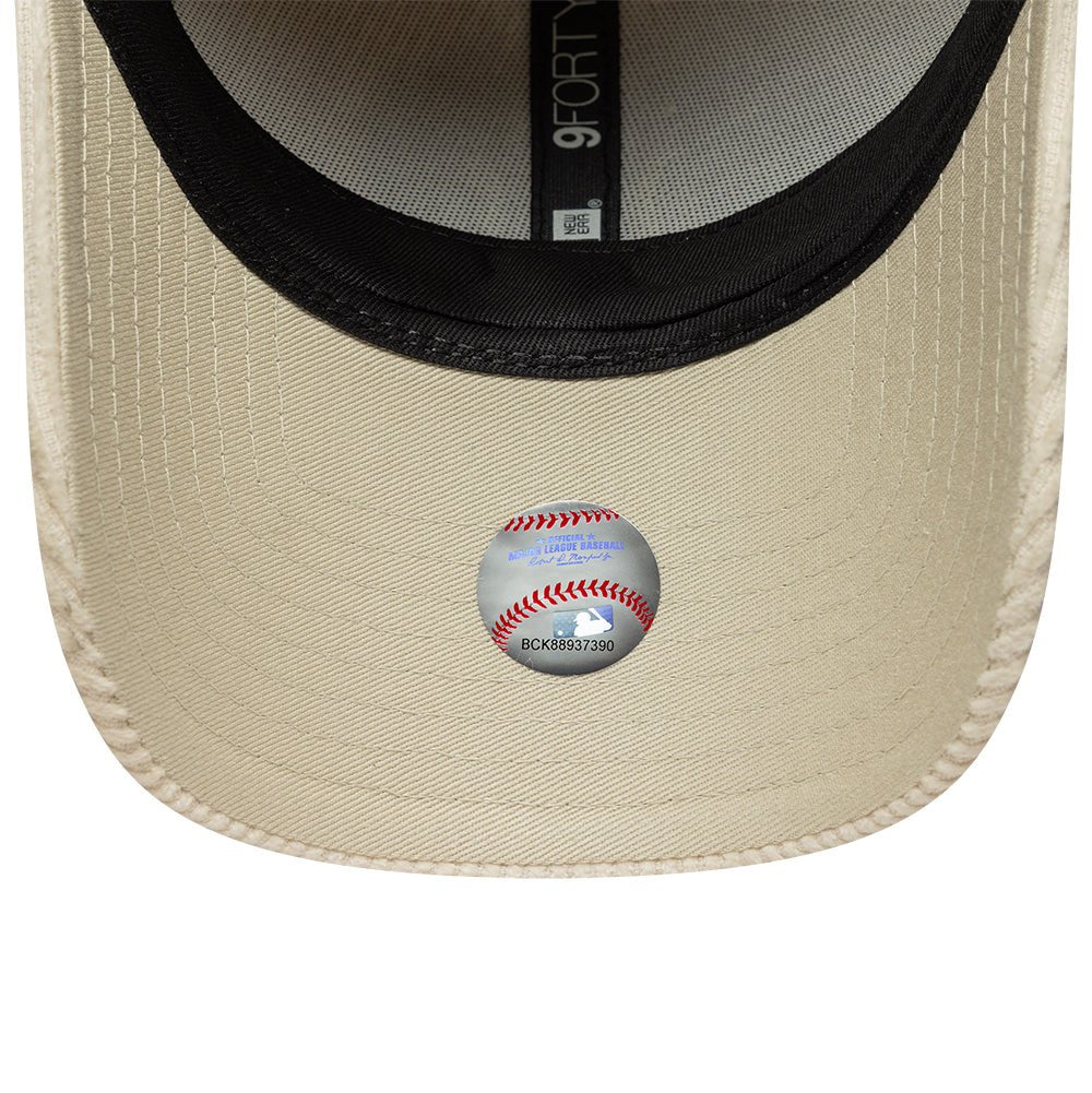 New Era 9FORTY NY Yankees Cap - Women's Cord Beige - ARARAT